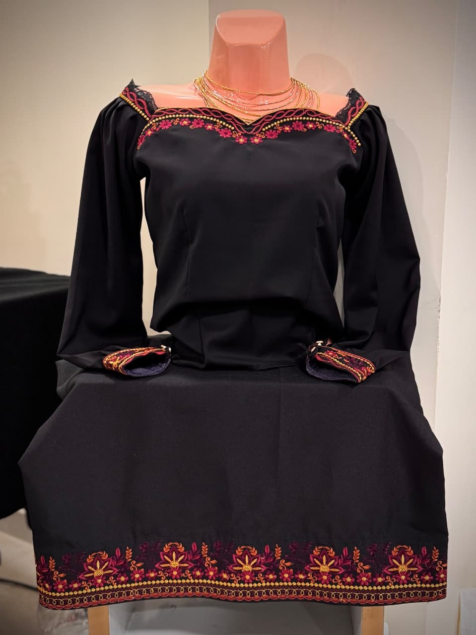 Blusa "Pakarina" (Nuevo Amanecer) - imagen 2