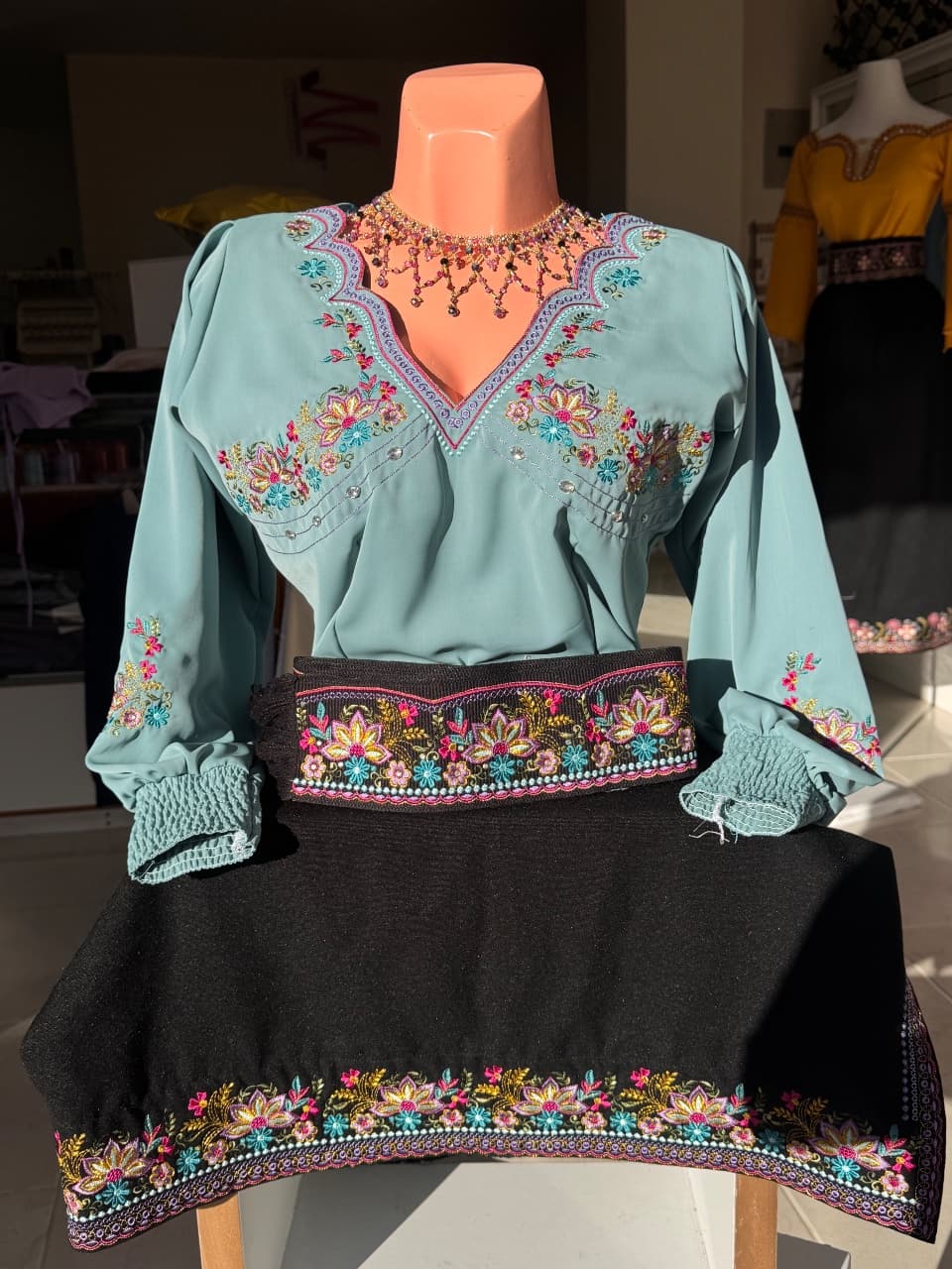 Blusa "Urpi Fucsia" (Reina Flor) - imagen 2